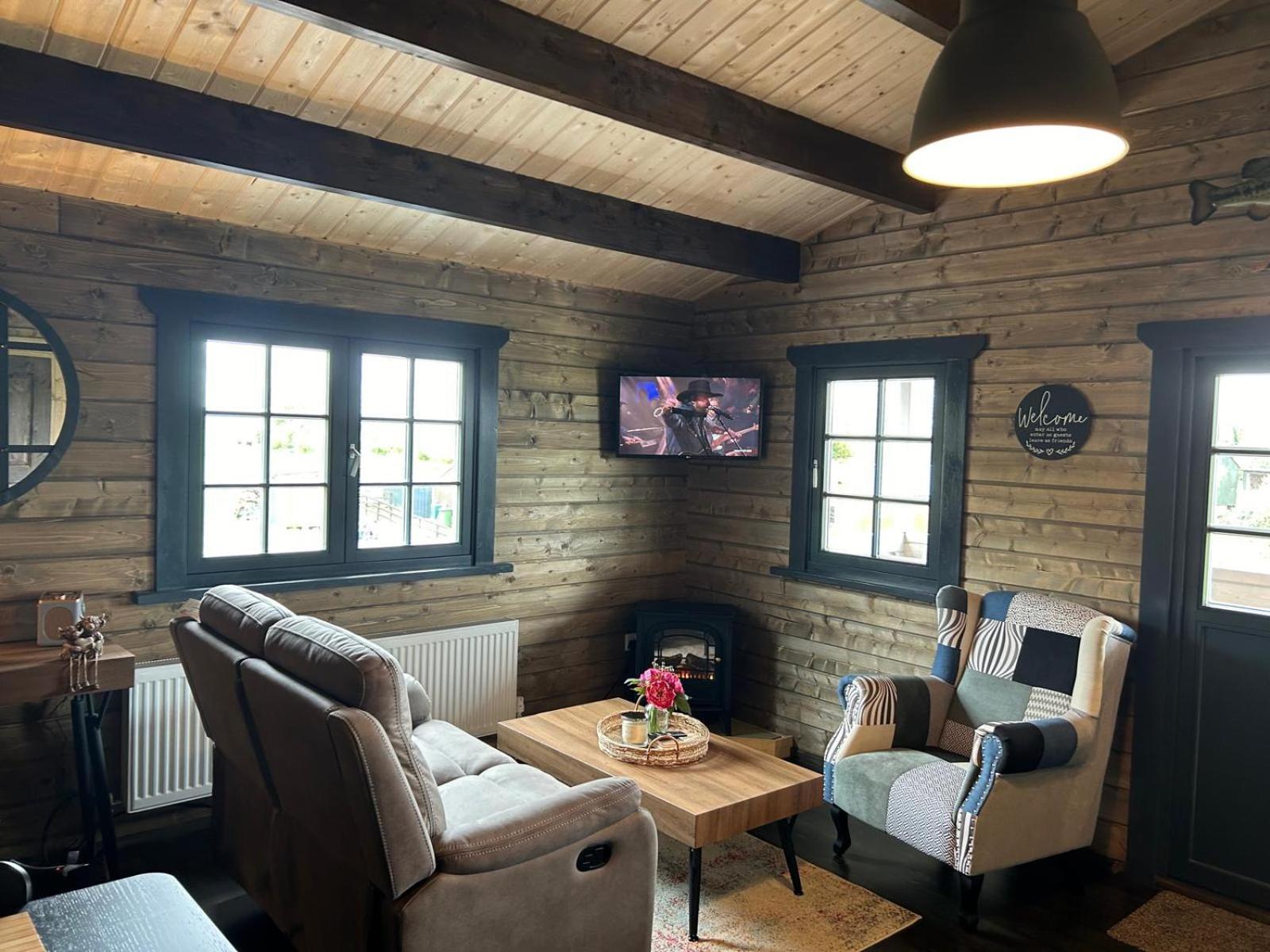 Little Rock Retreat Log Cabin With Hot Tub Castletown Gheoghegan Zewnętrze zdjęcie