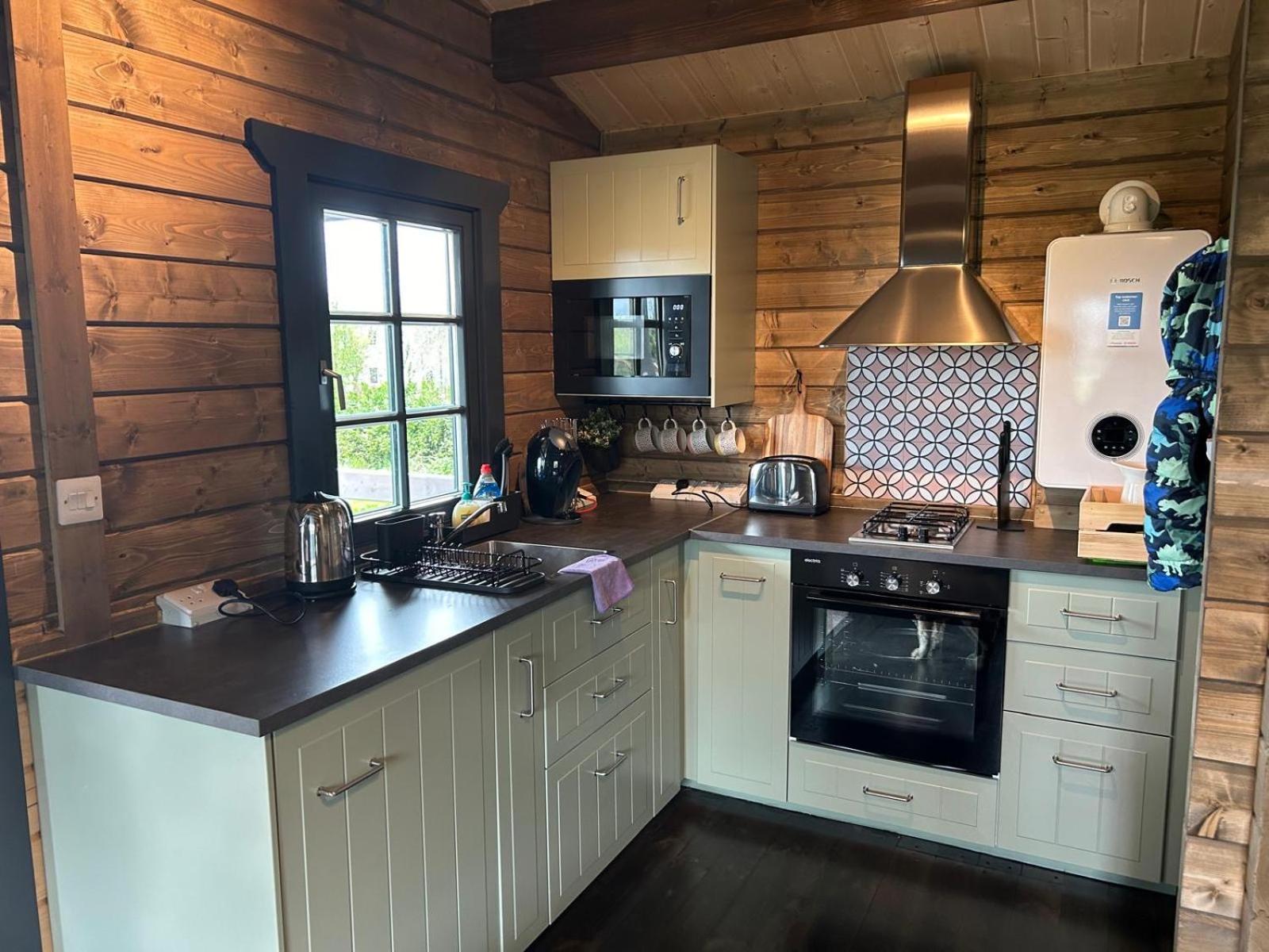 Little Rock Retreat Log Cabin With Hot Tub Castletown Gheoghegan Zewnętrze zdjęcie