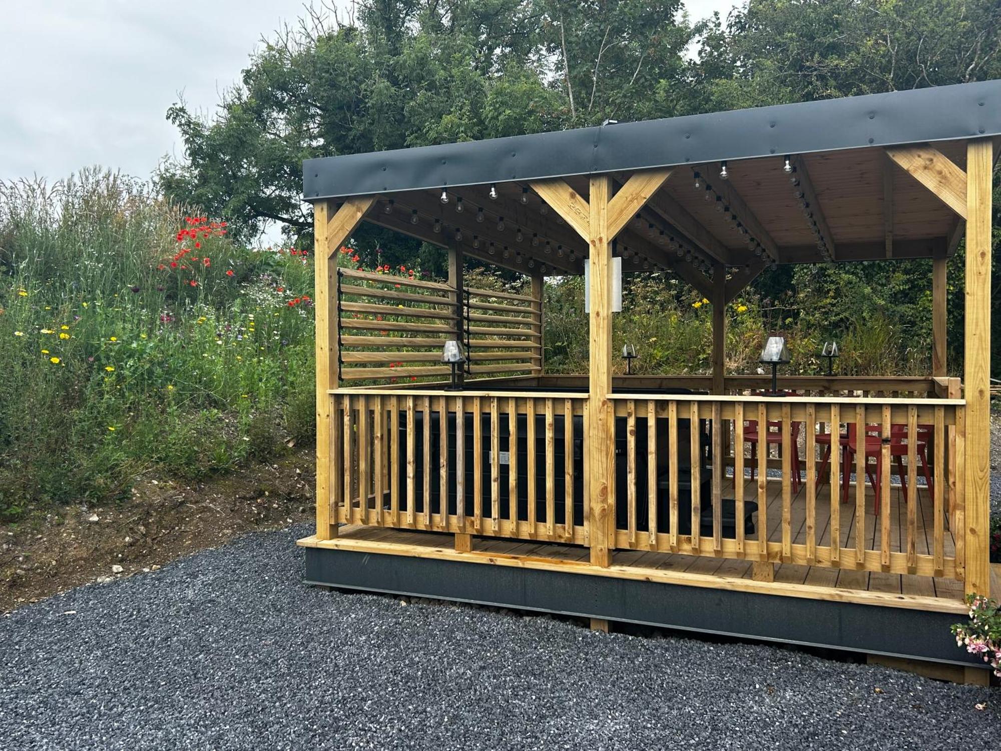 Little Rock Retreat Log Cabin With Hot Tub Castletown Gheoghegan Zewnętrze zdjęcie