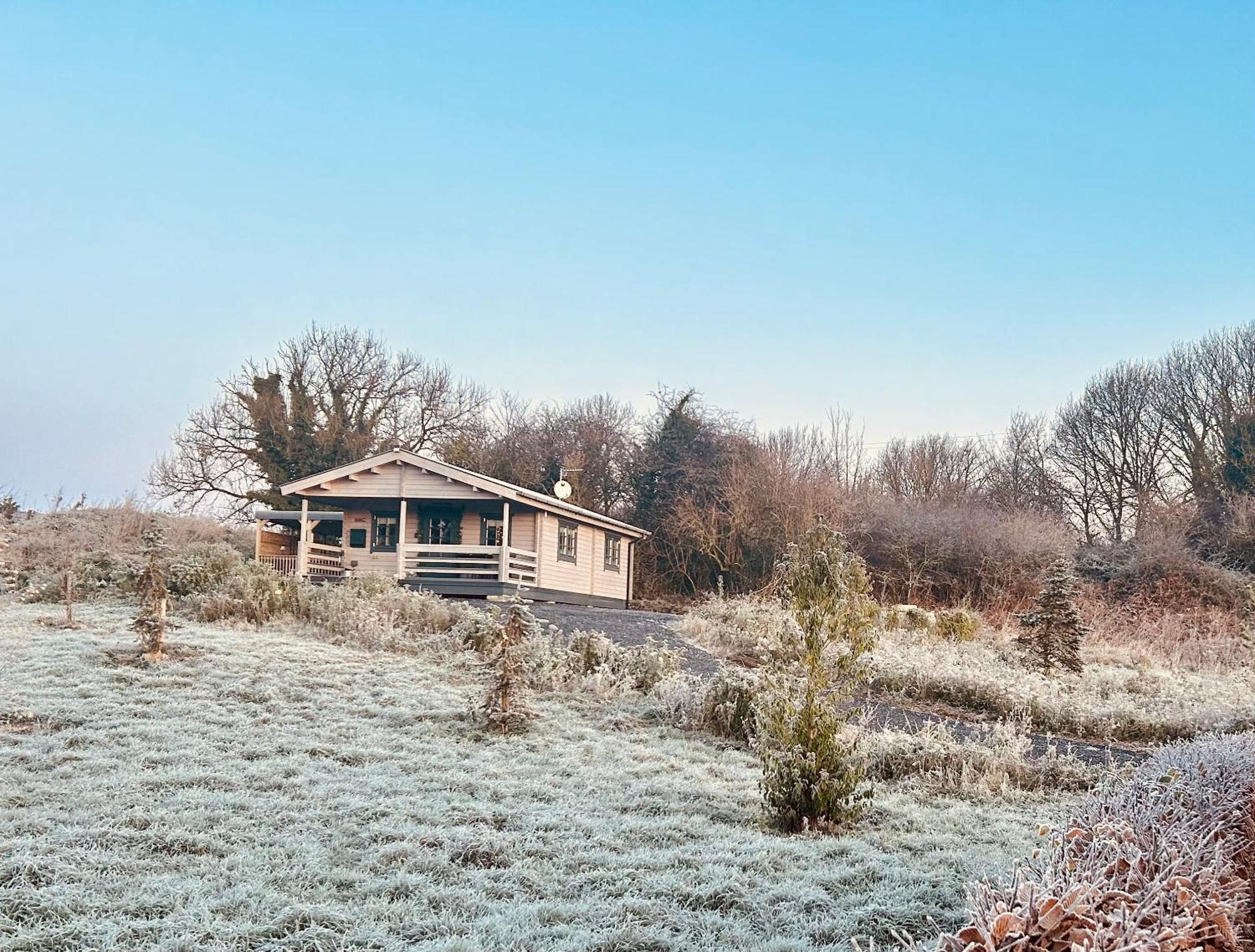 Little Rock Retreat Log Cabin With Hot Tub Castletown Gheoghegan Zewnętrze zdjęcie