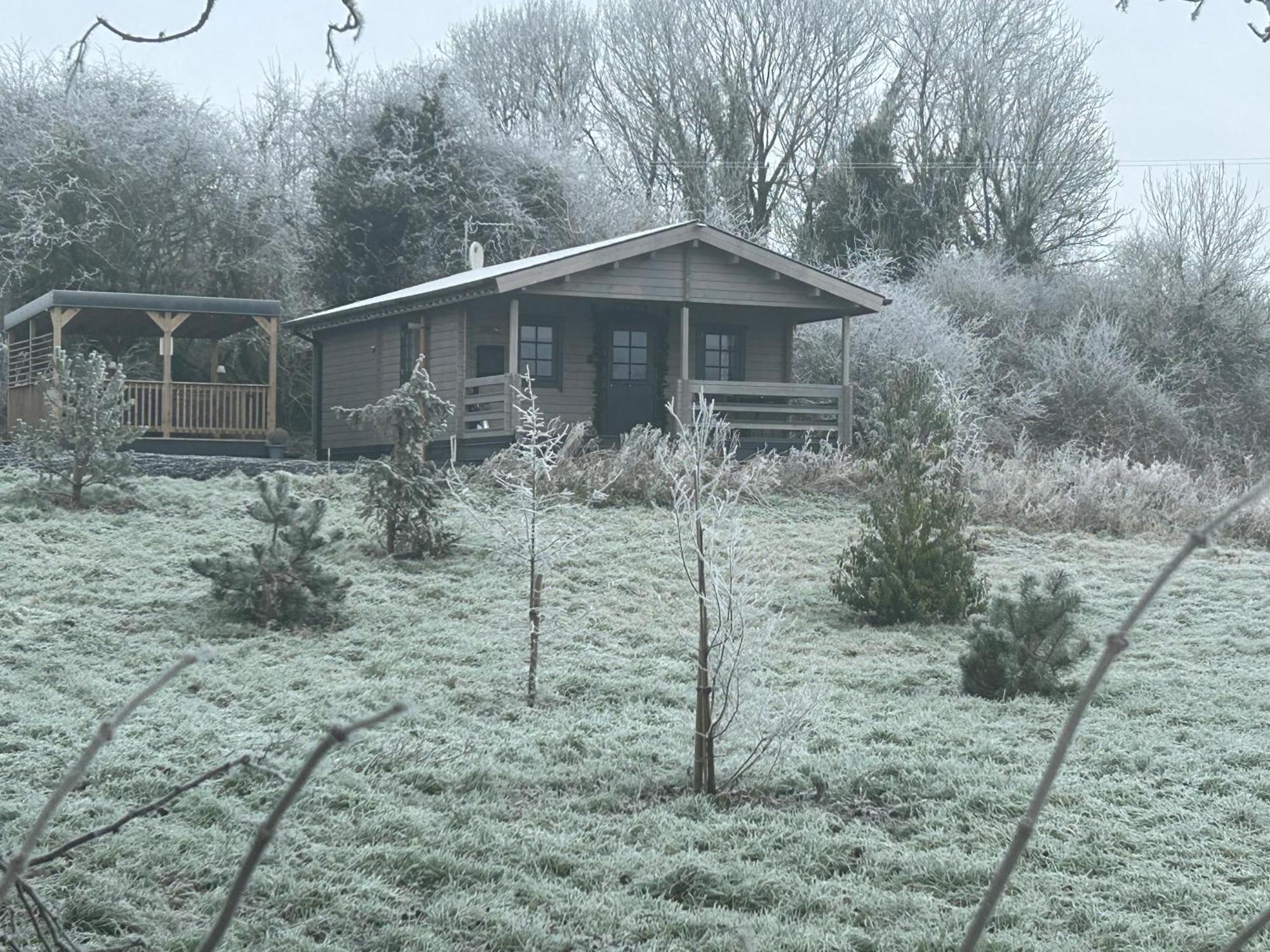Little Rock Retreat Log Cabin With Hot Tub Castletown Gheoghegan Zewnętrze zdjęcie